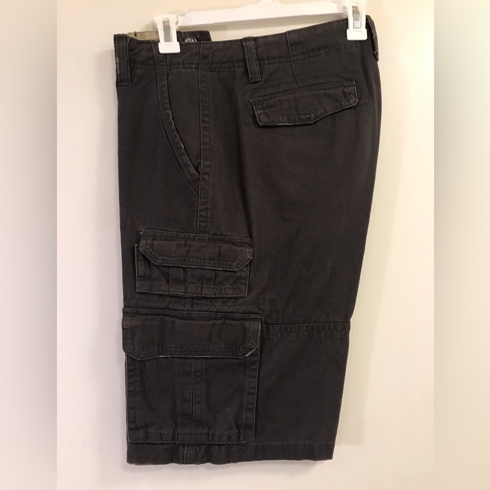 Dark brown cargo shorts 33W